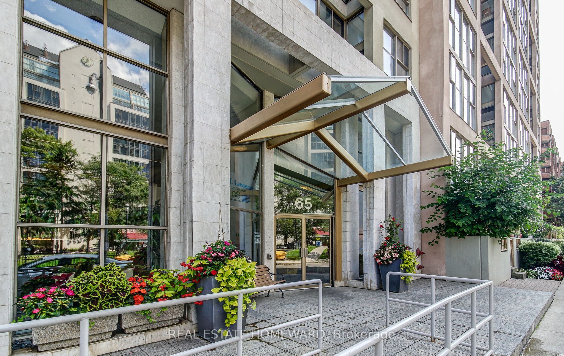65 Scadding Ave, #505