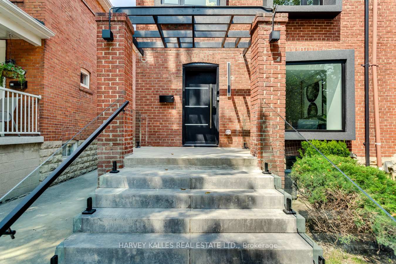 44 Glengarry Ave
