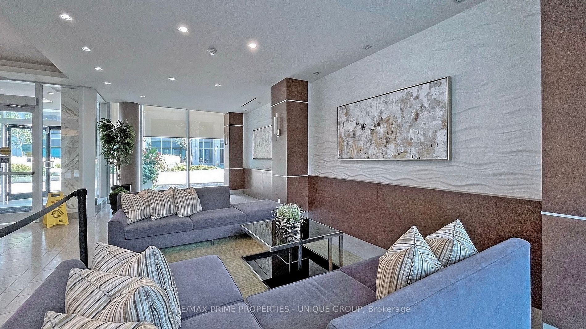 525 Wilson Ave, #742