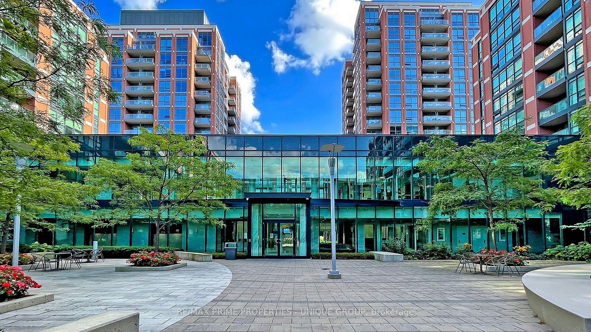 525 Wilson Ave, #742
