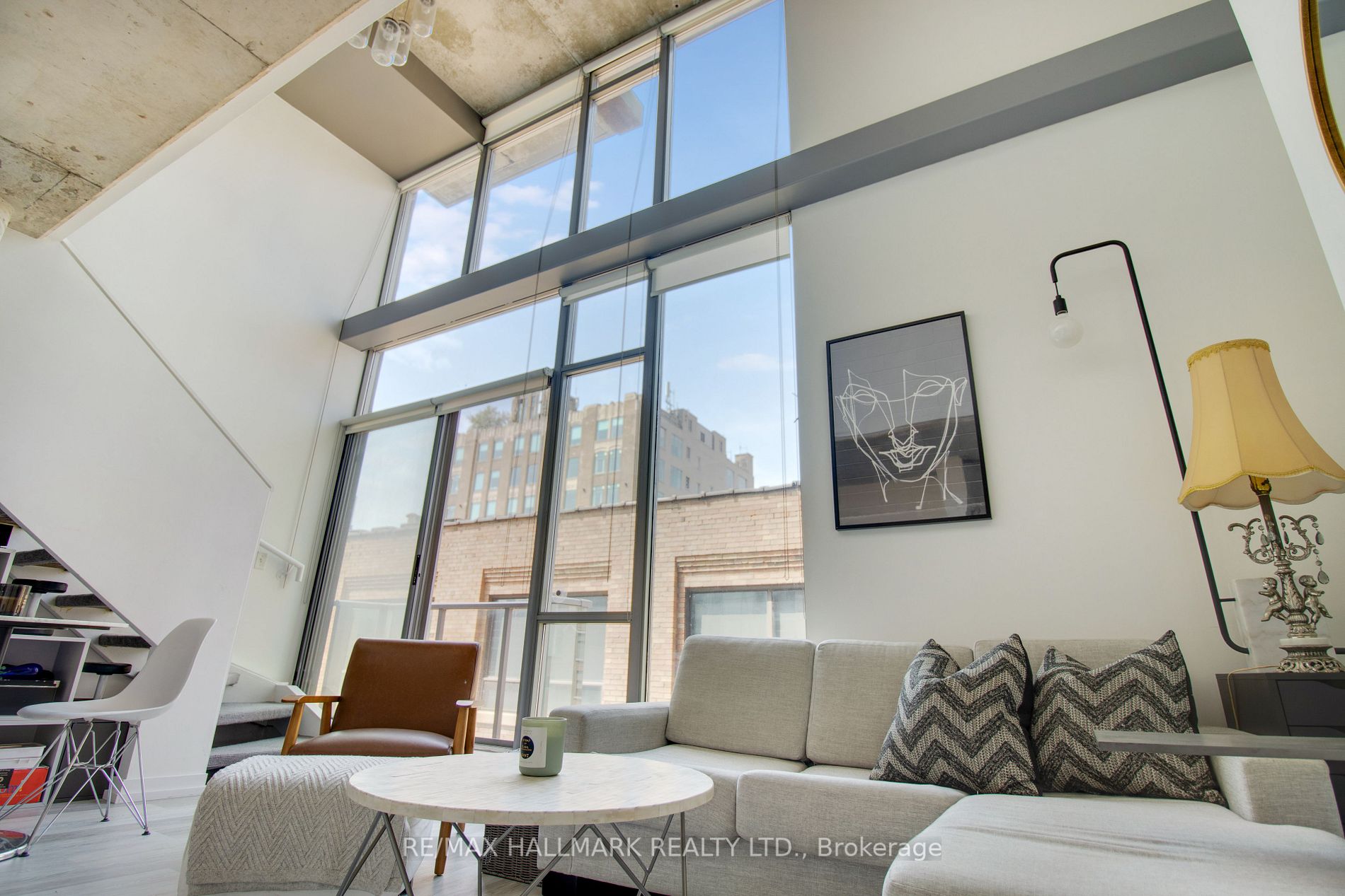 36 Charlotte St, #709