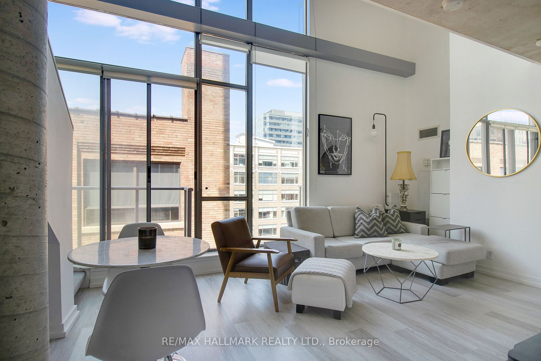 36 Charlotte St, #709