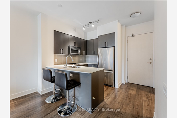 30 Roehampton Ave, Toronto