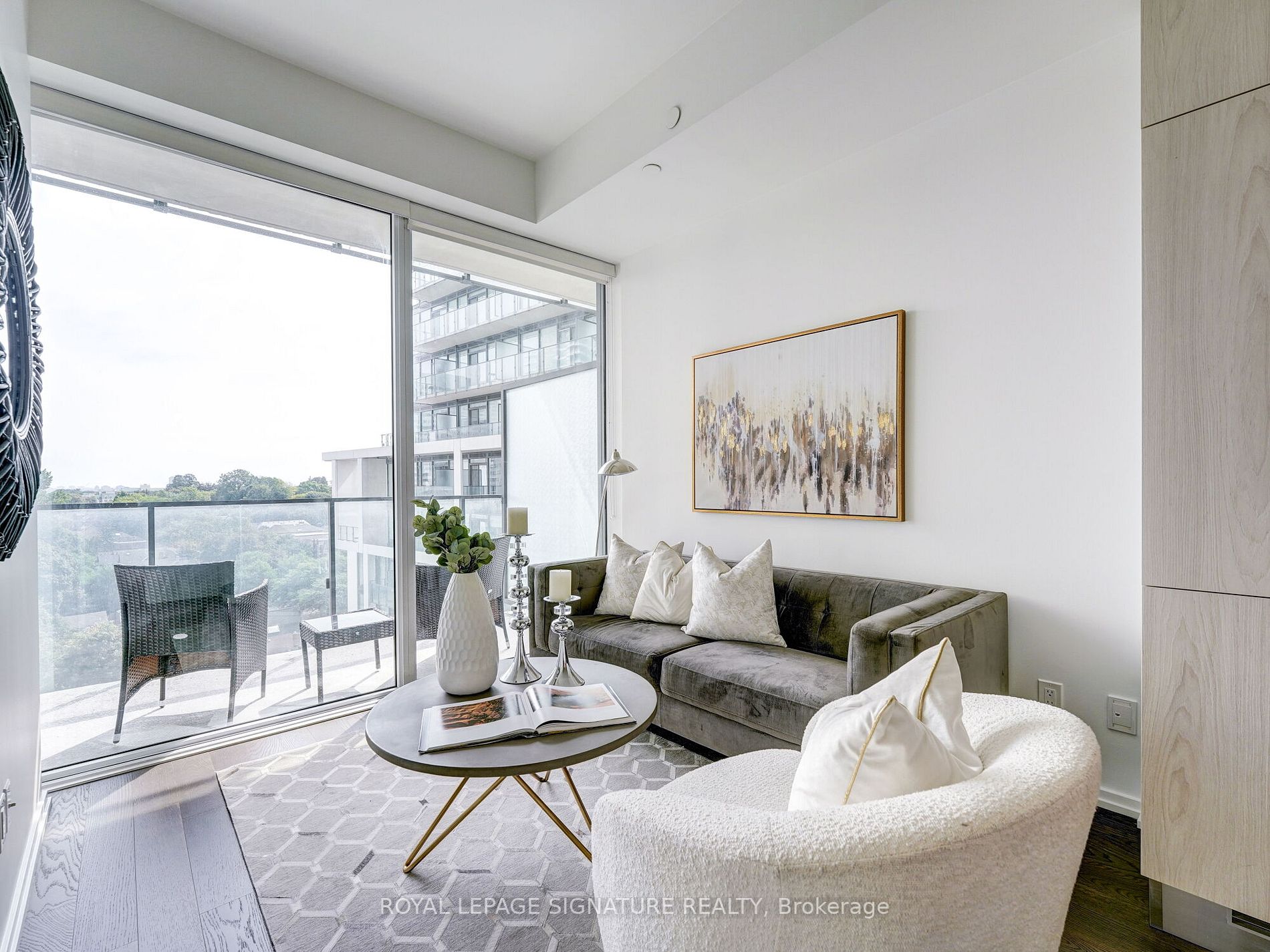 8 Hillsdale Ave E, #1142