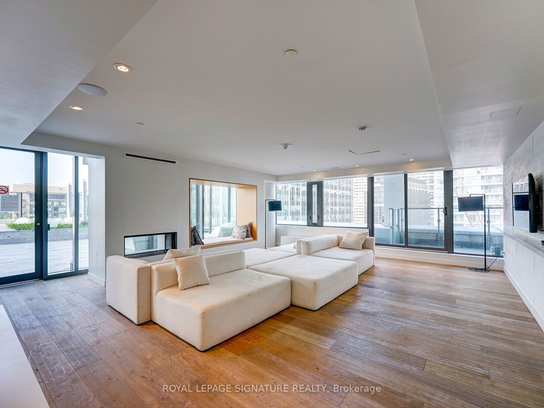 8 Hillsdale Ave E, #1142