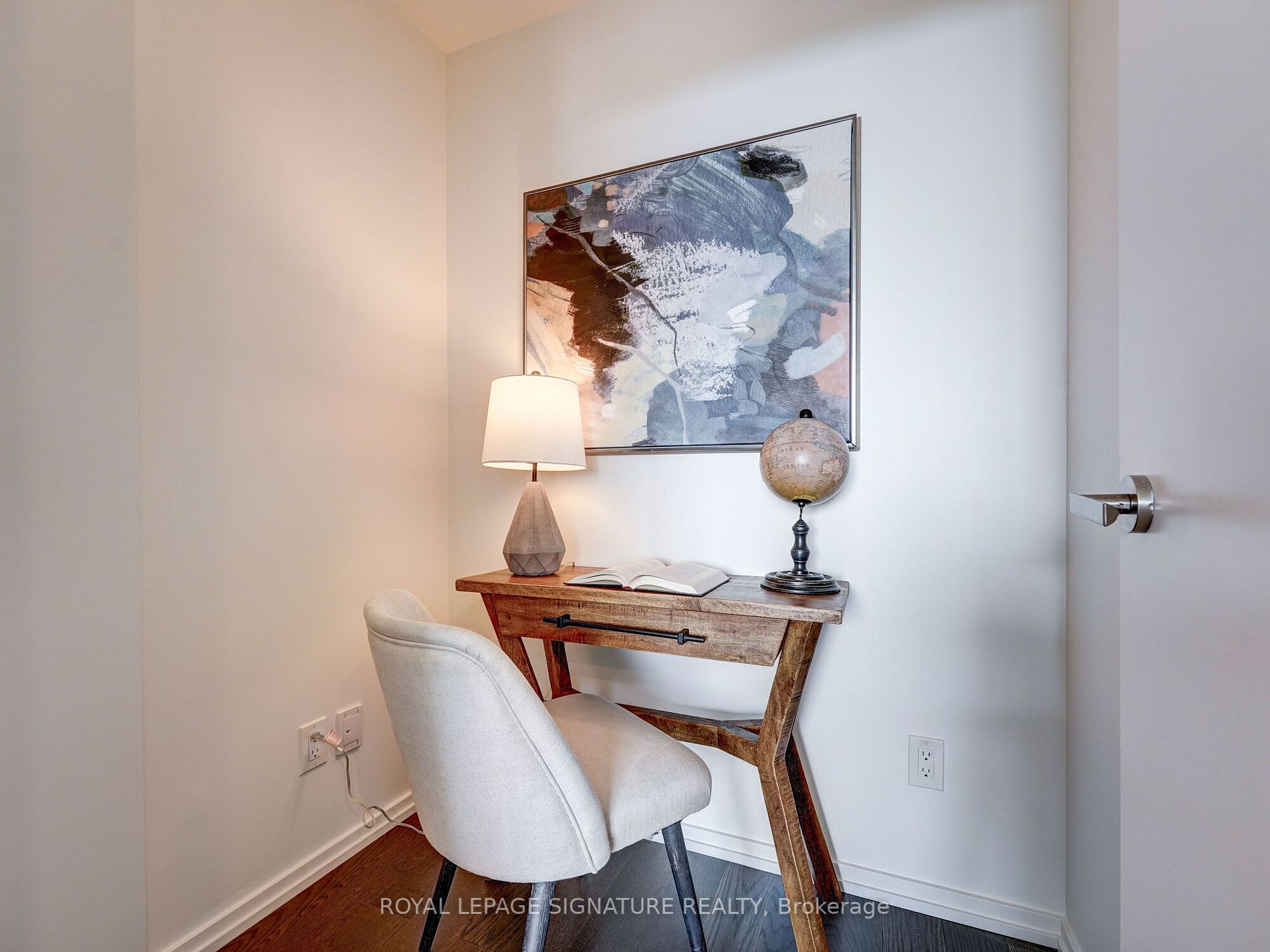 8 Hillsdale Ave E, #1142