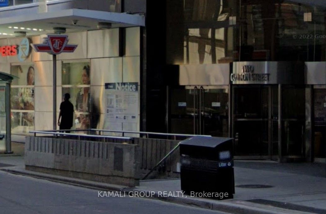 21 Carlton St, #1201