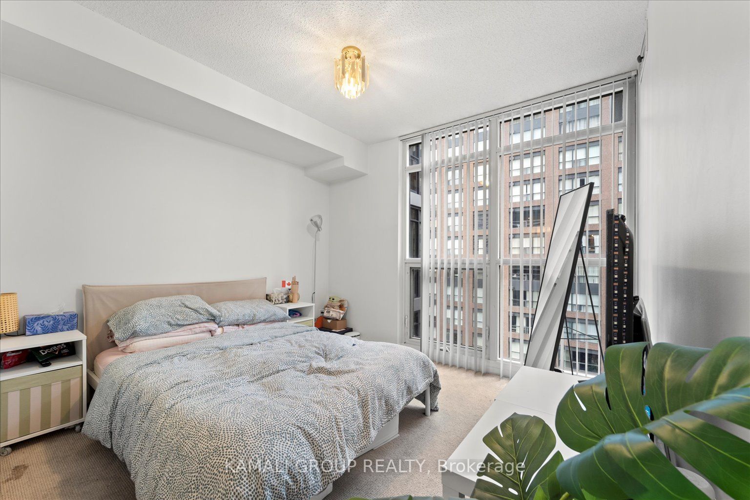 21 Carlton St, #1201