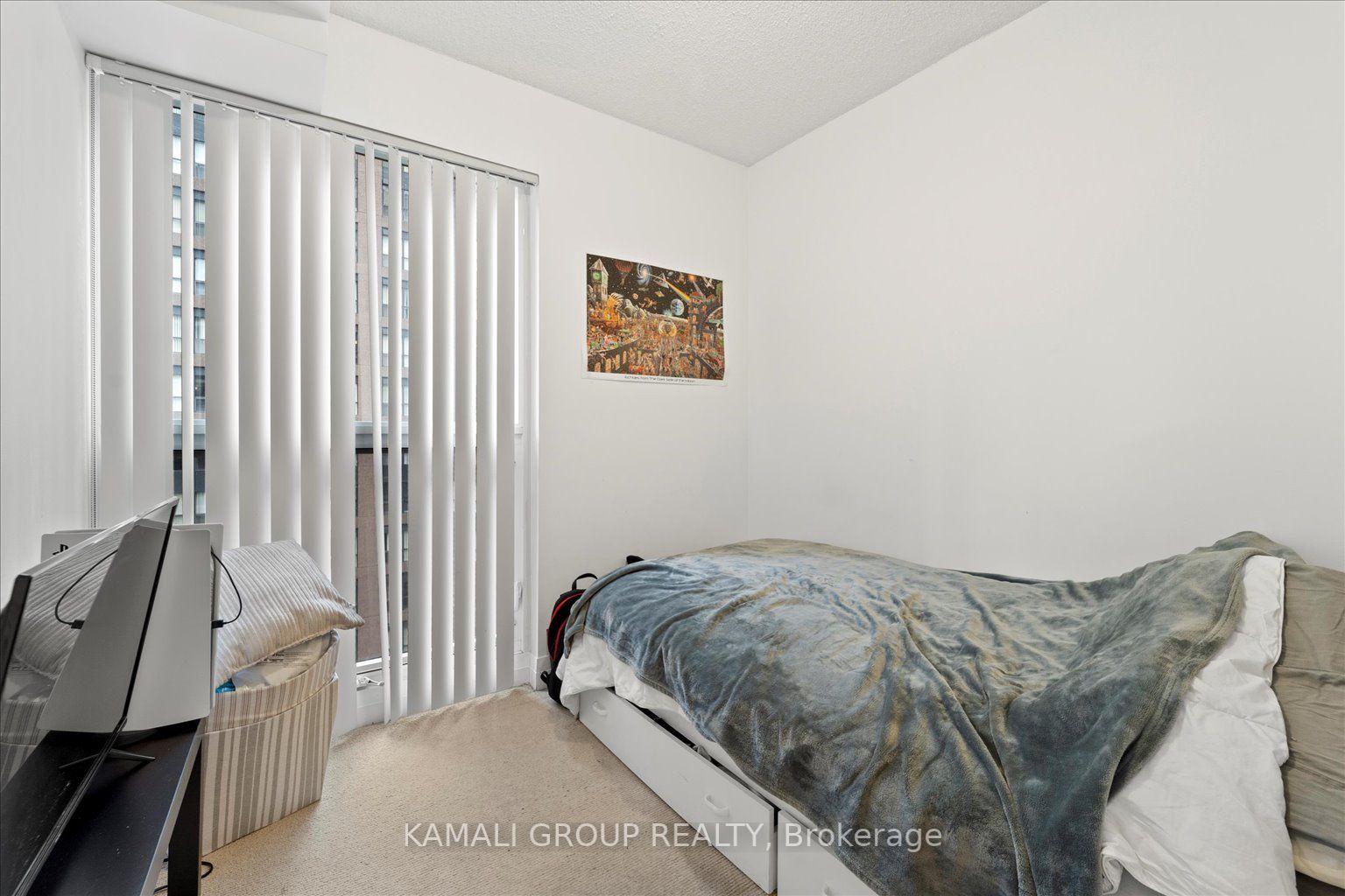 21 Carlton St, #1201