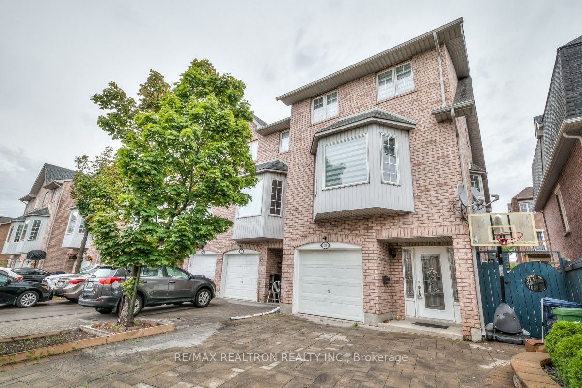 31 Jinnah Crt