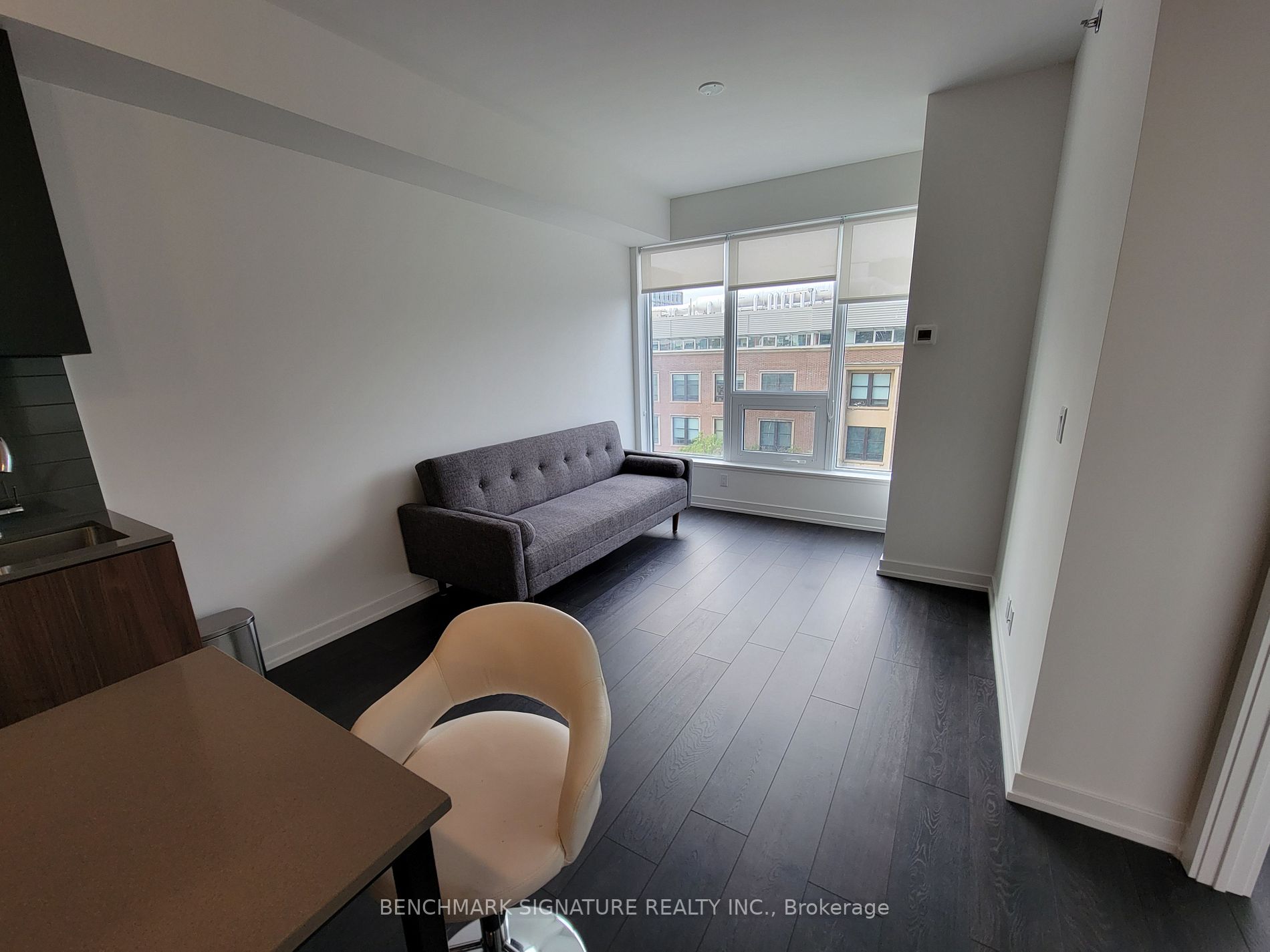 203 College St, #506