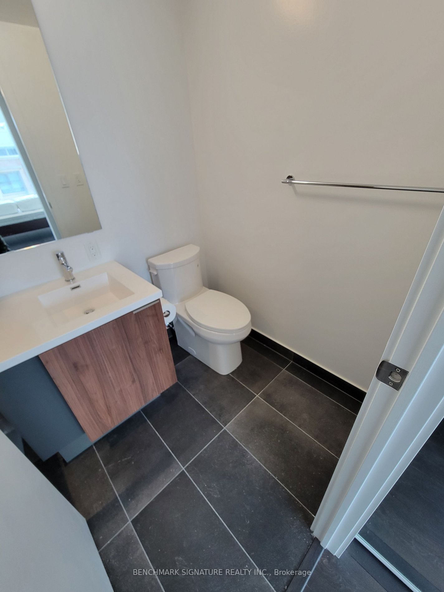 203 College St, #506