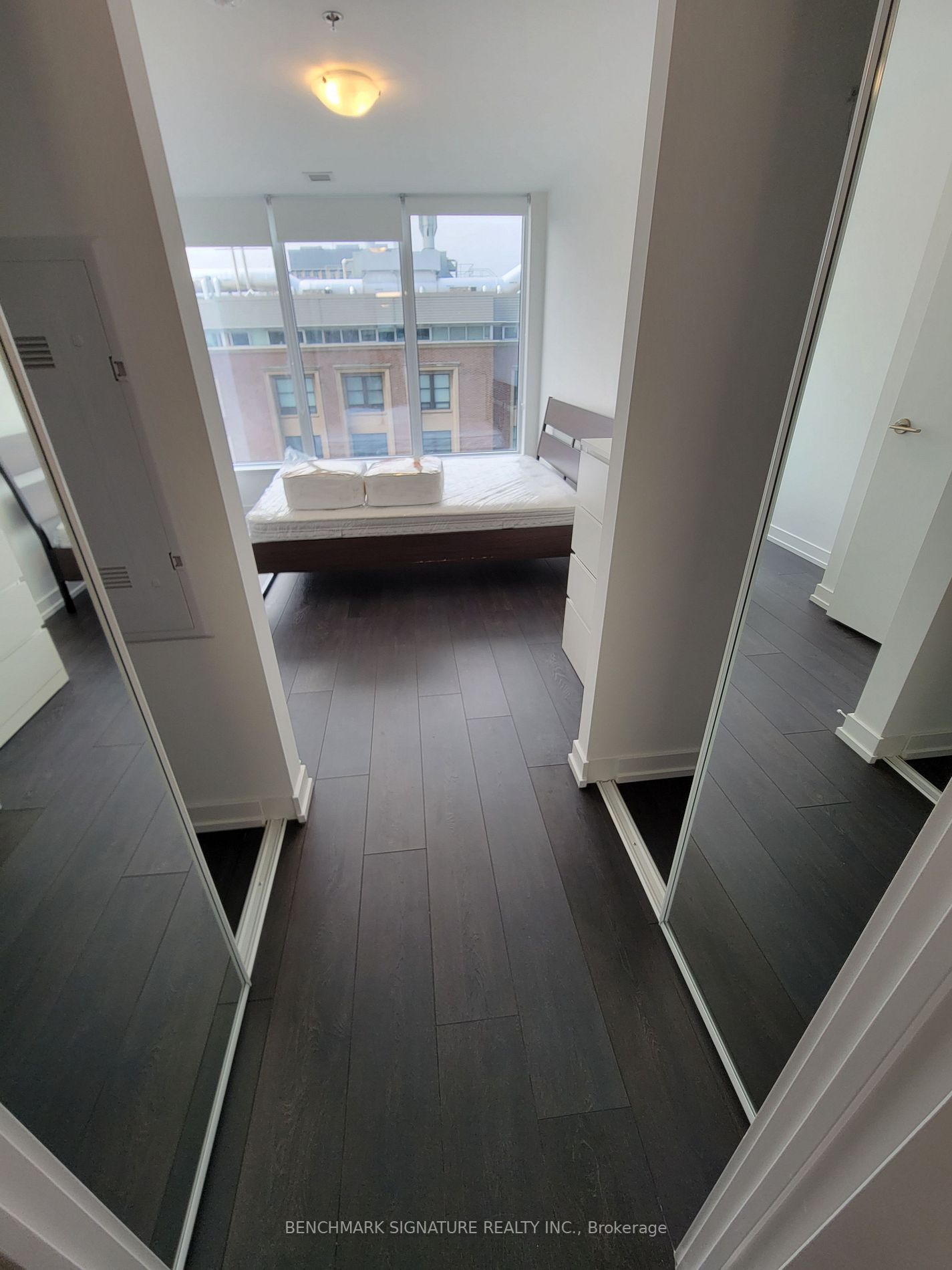 203 College St, #506