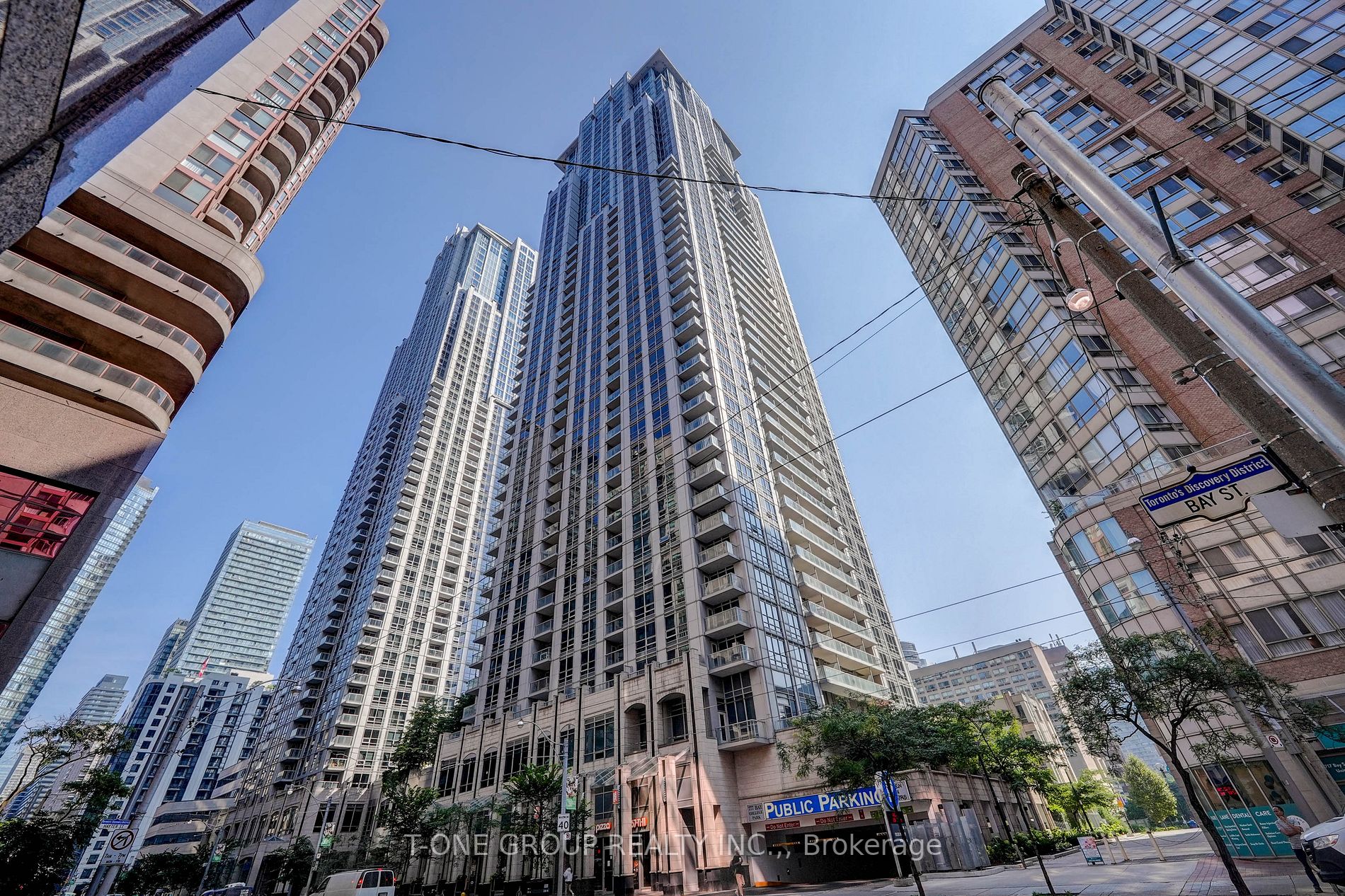 761 Bay St, #914