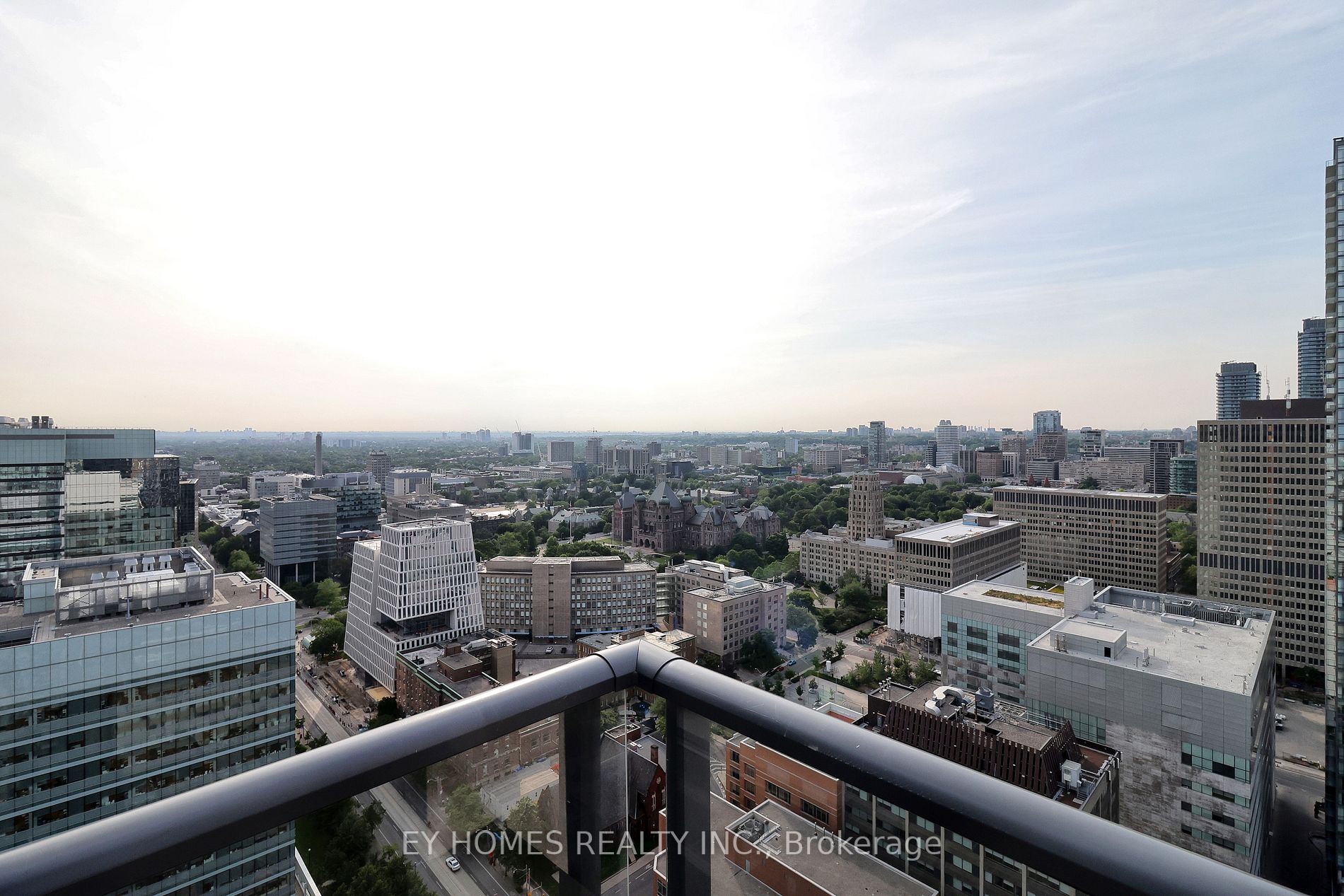 770 Bay St, #1613