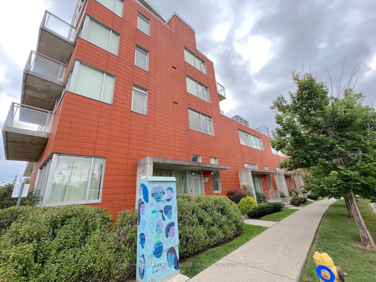 21 Churchill Ave, #Th 2