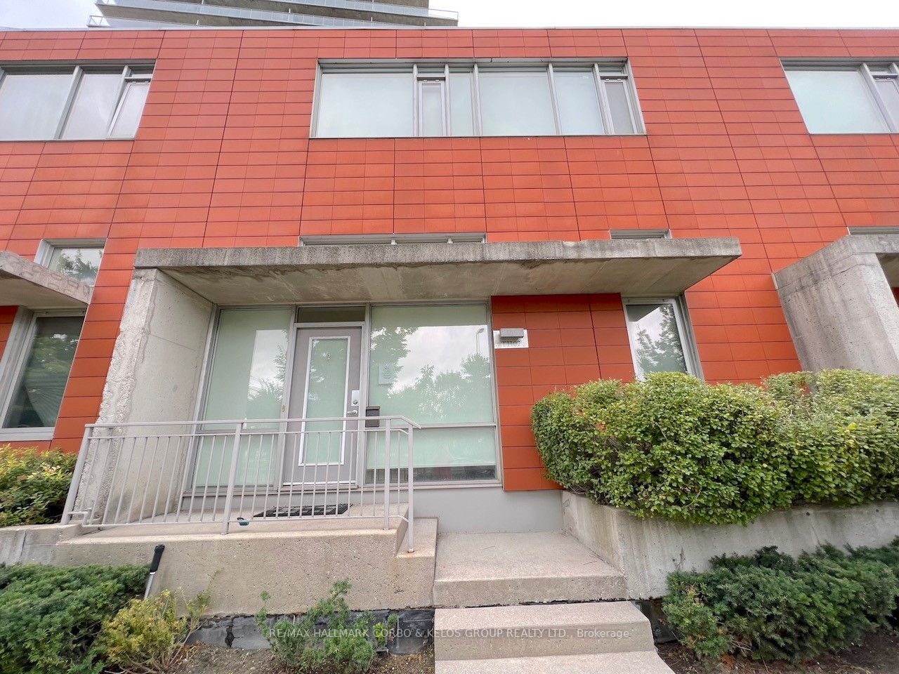 21 Churchill Ave, #Th 2