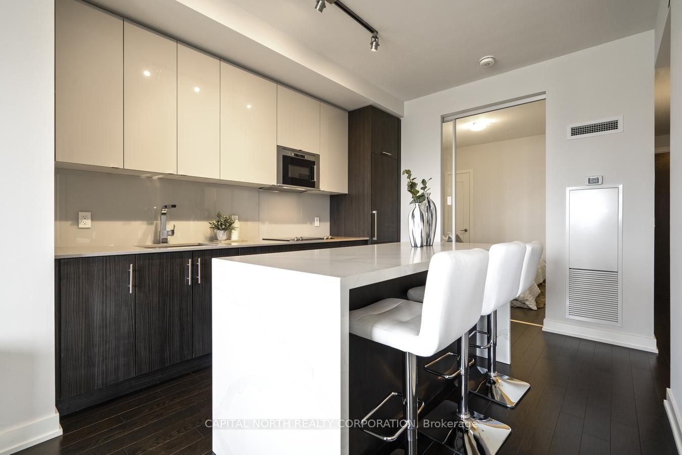 330 Richmond St W, #1912