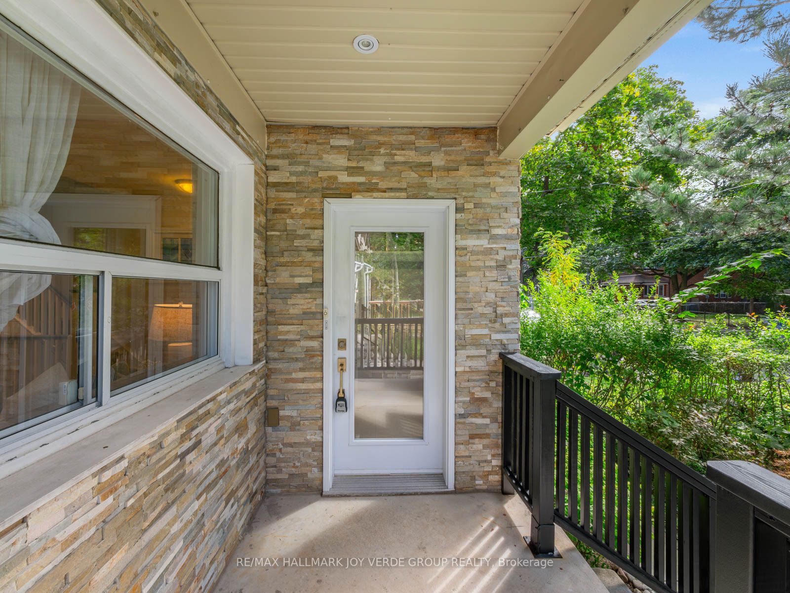 84 Woburn Avenue