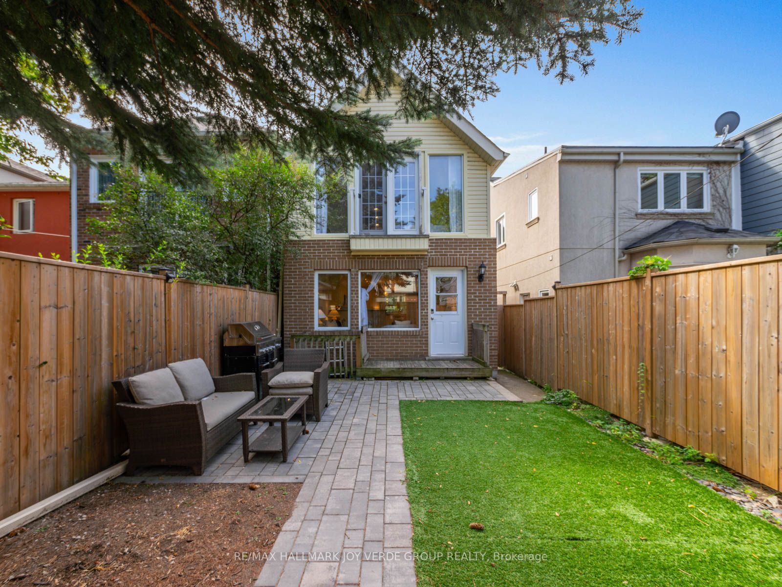 84 Woburn Avenue