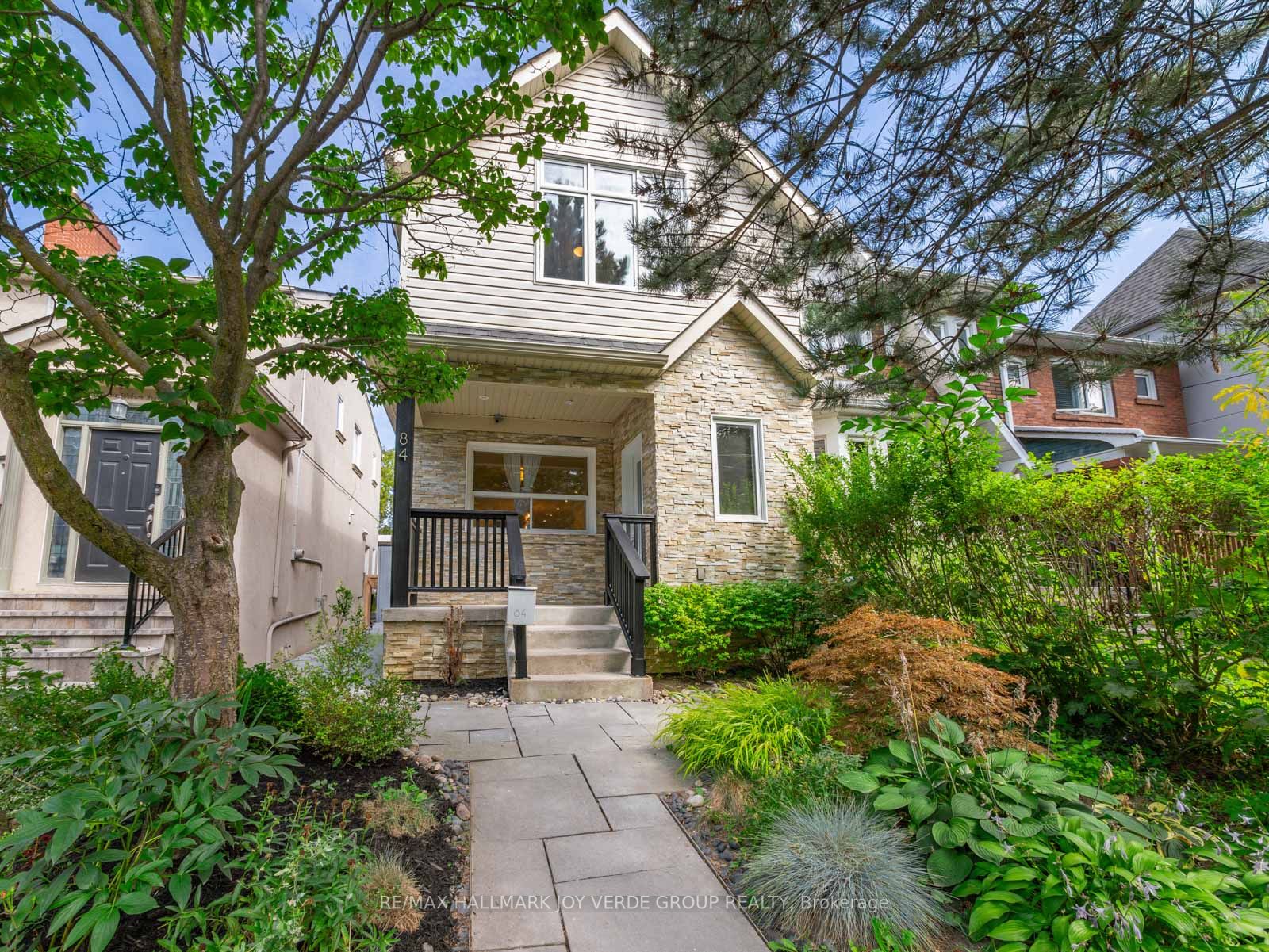 84 Woburn Avenue