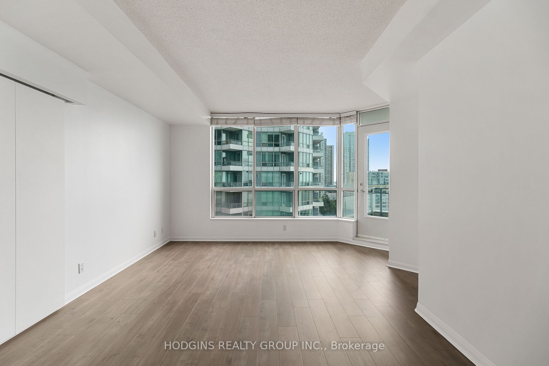 230 Queens Quay W, #1518