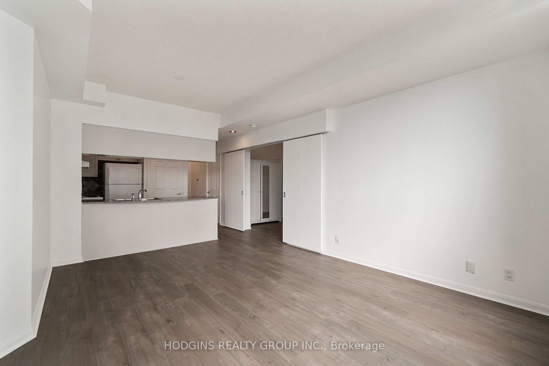 230 Queens Quay W, #1518