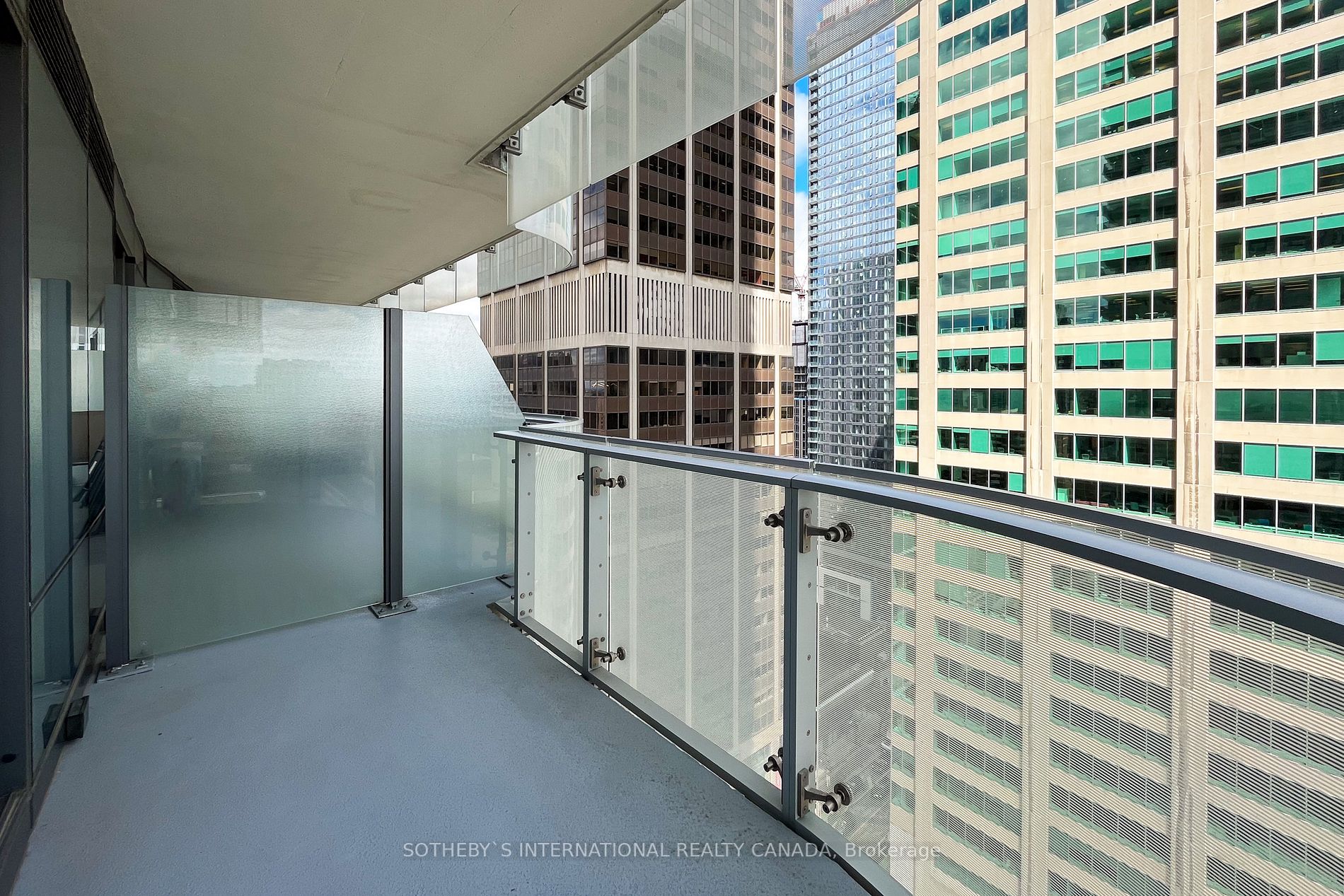 1 Bloor St E, #1812
