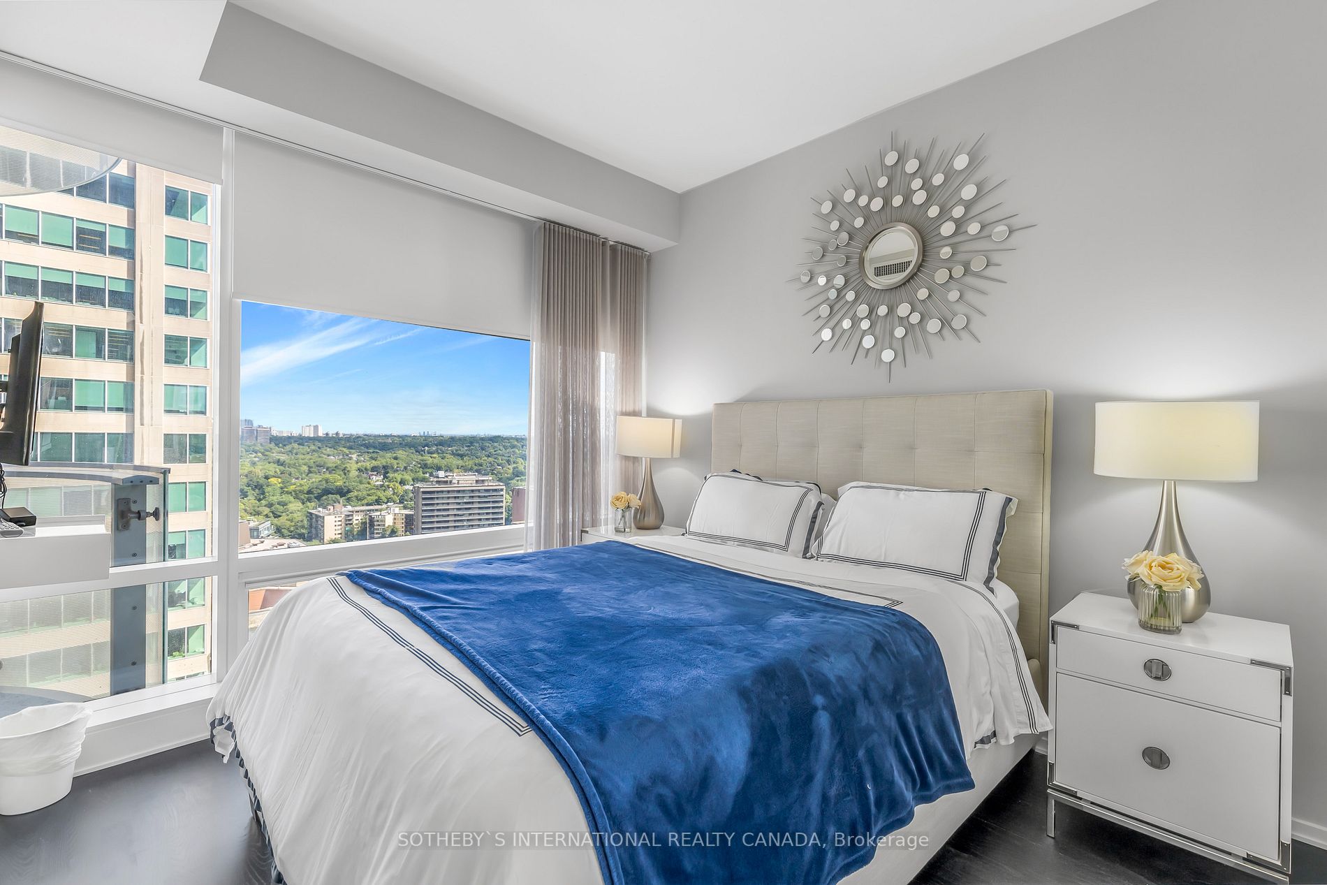1 Bloor St E, #1812
