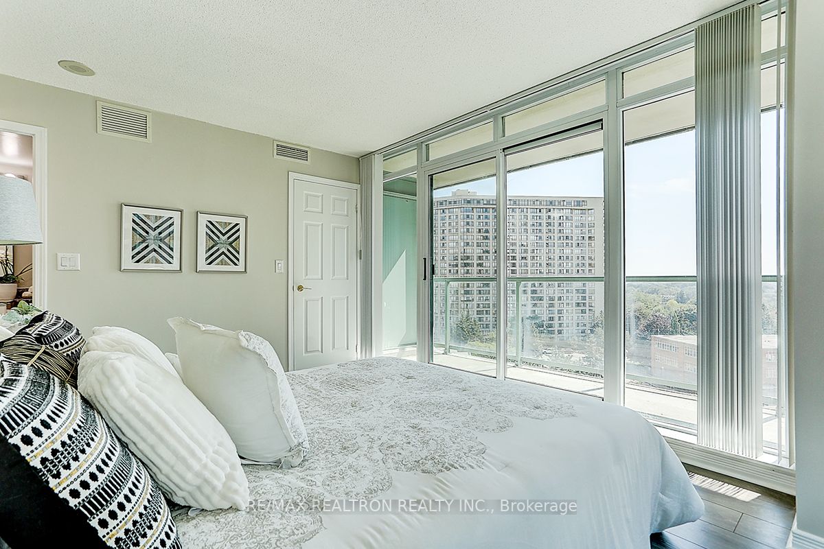 5500 Yonge St, #808