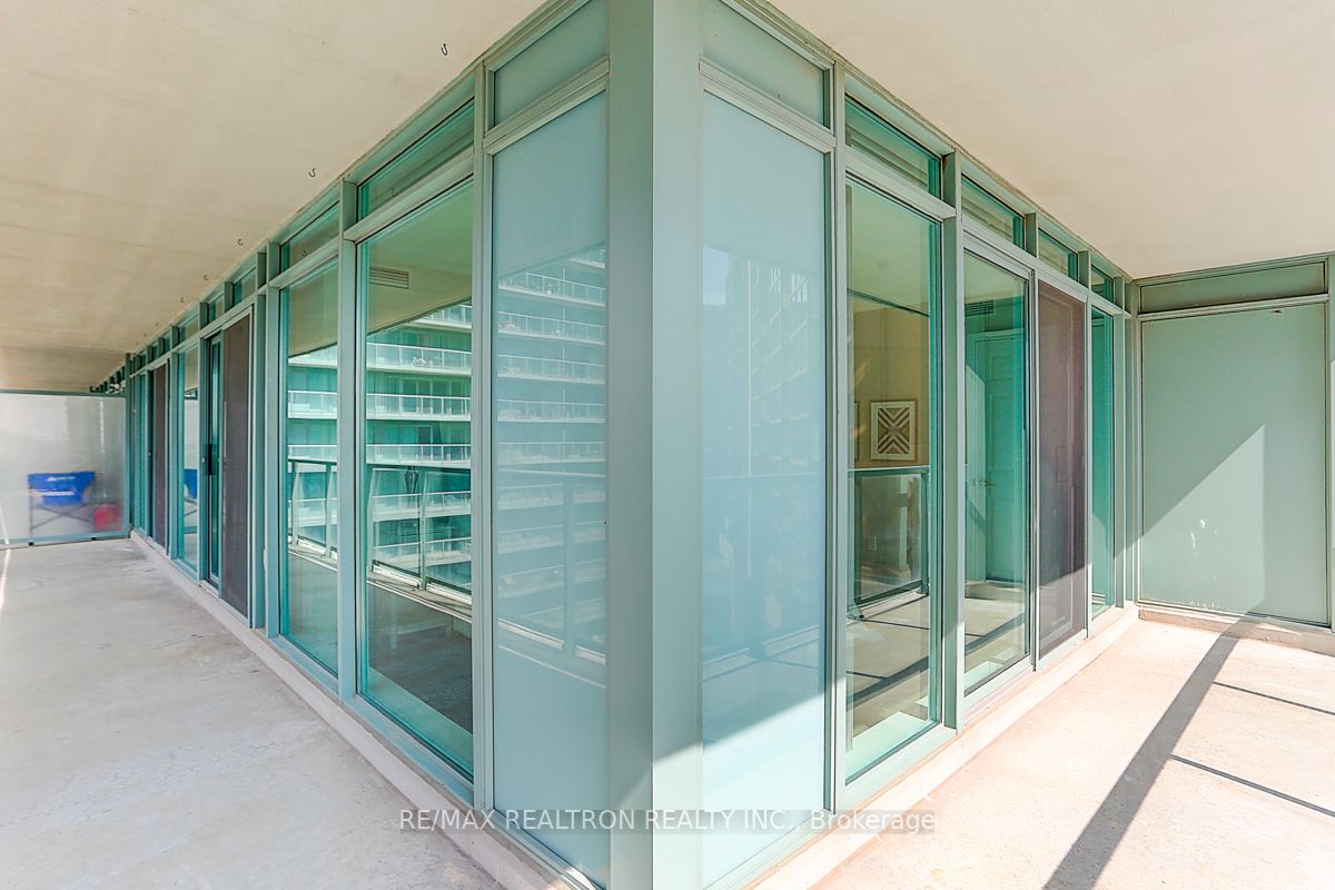 5500 Yonge St, #808