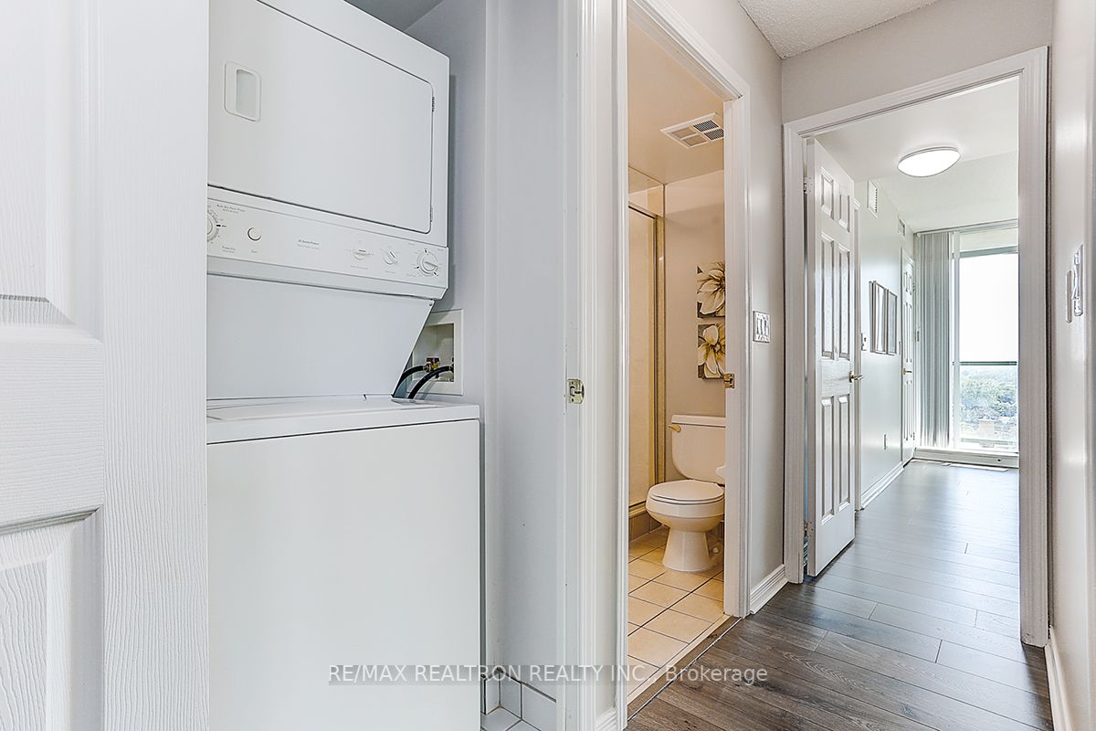 5500 Yonge St, #808