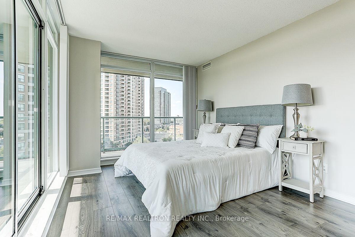 5500 Yonge St, #808