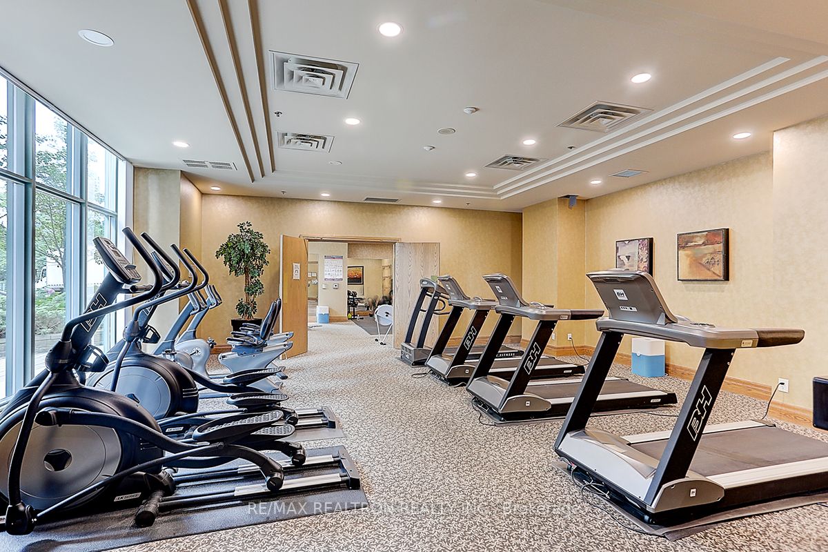 5500 Yonge St, #808