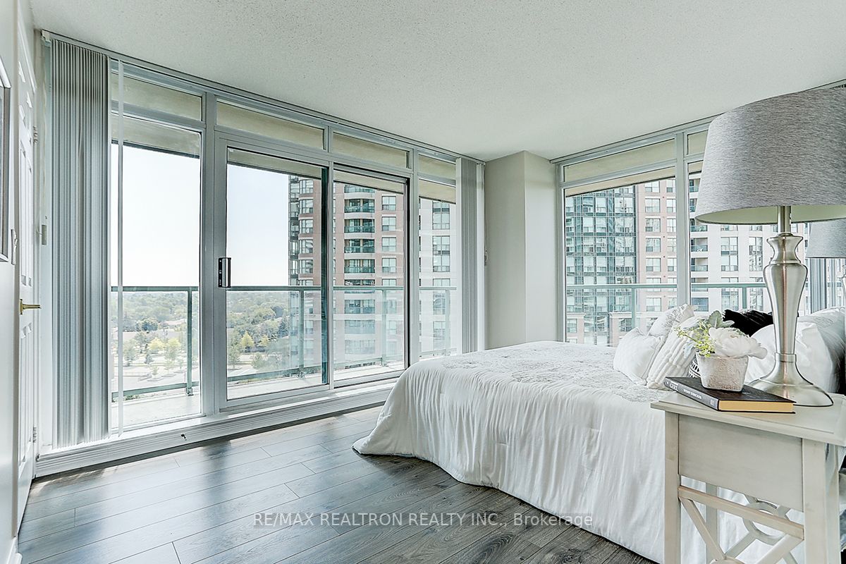 5500 Yonge St, #808