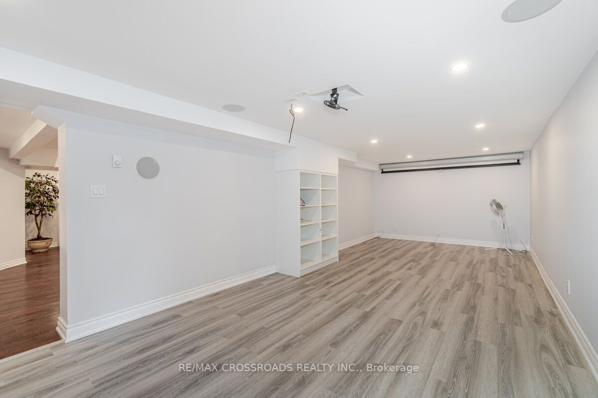 65 Ames Circ