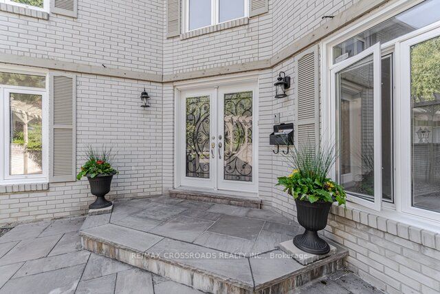 65 Ames Circ