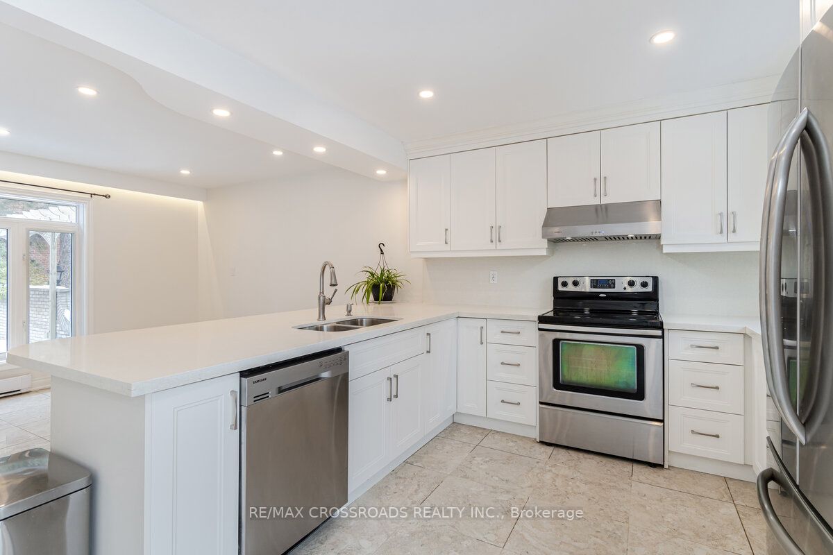 65 Ames Circ