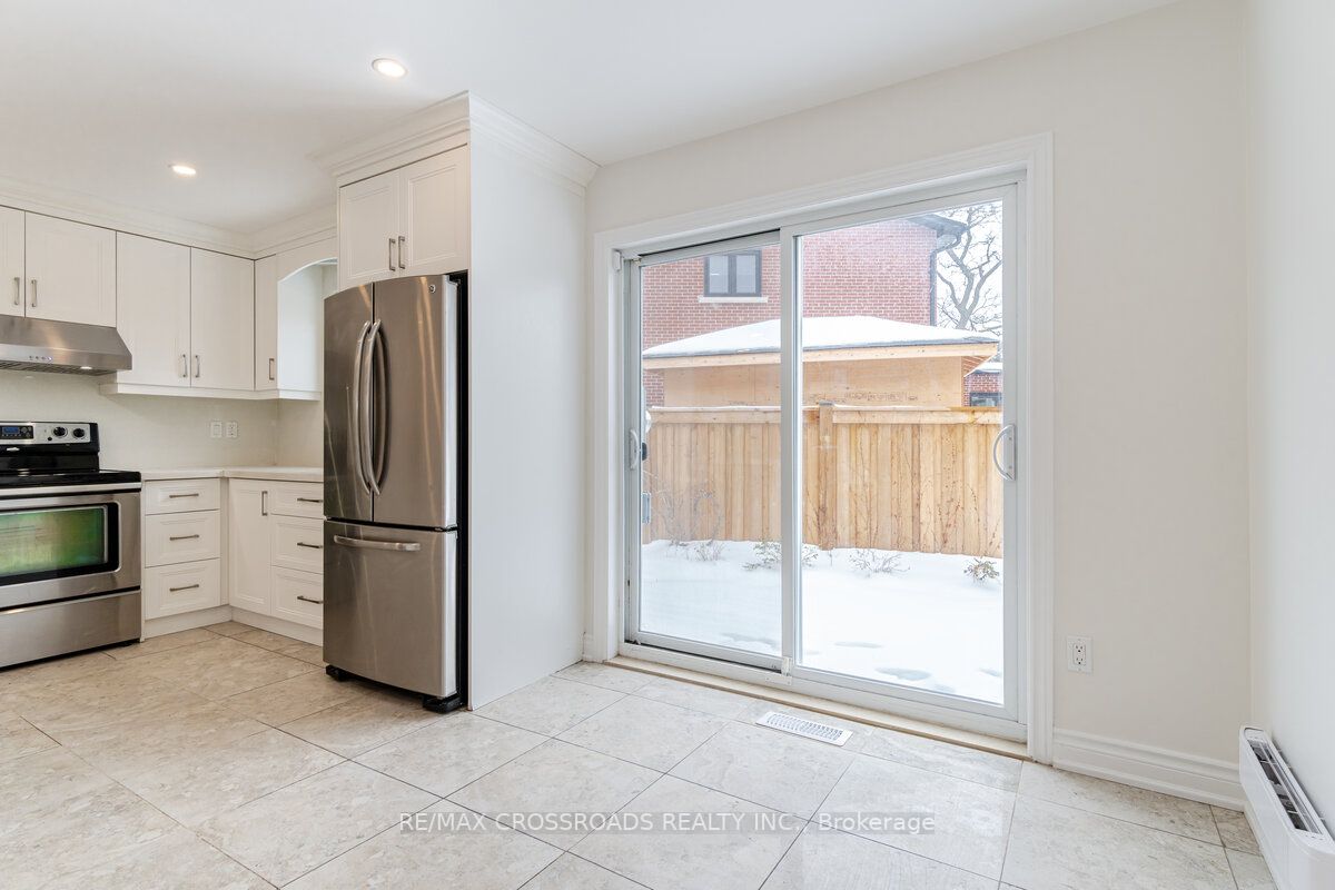 65 Ames Circ