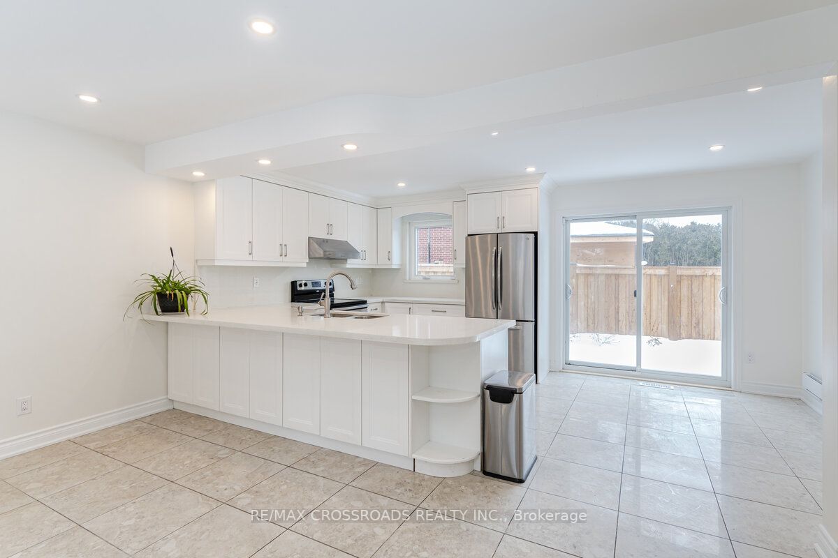 65 Ames Circ