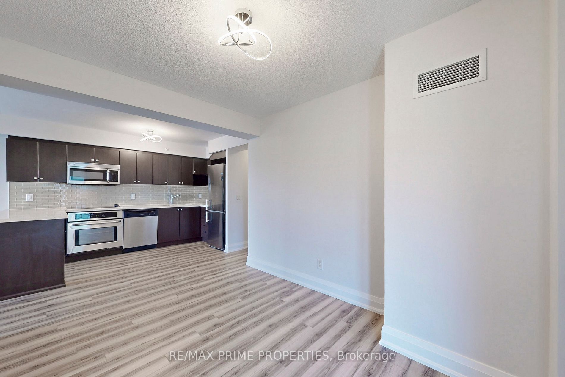 565 Wilson Ave, #W408