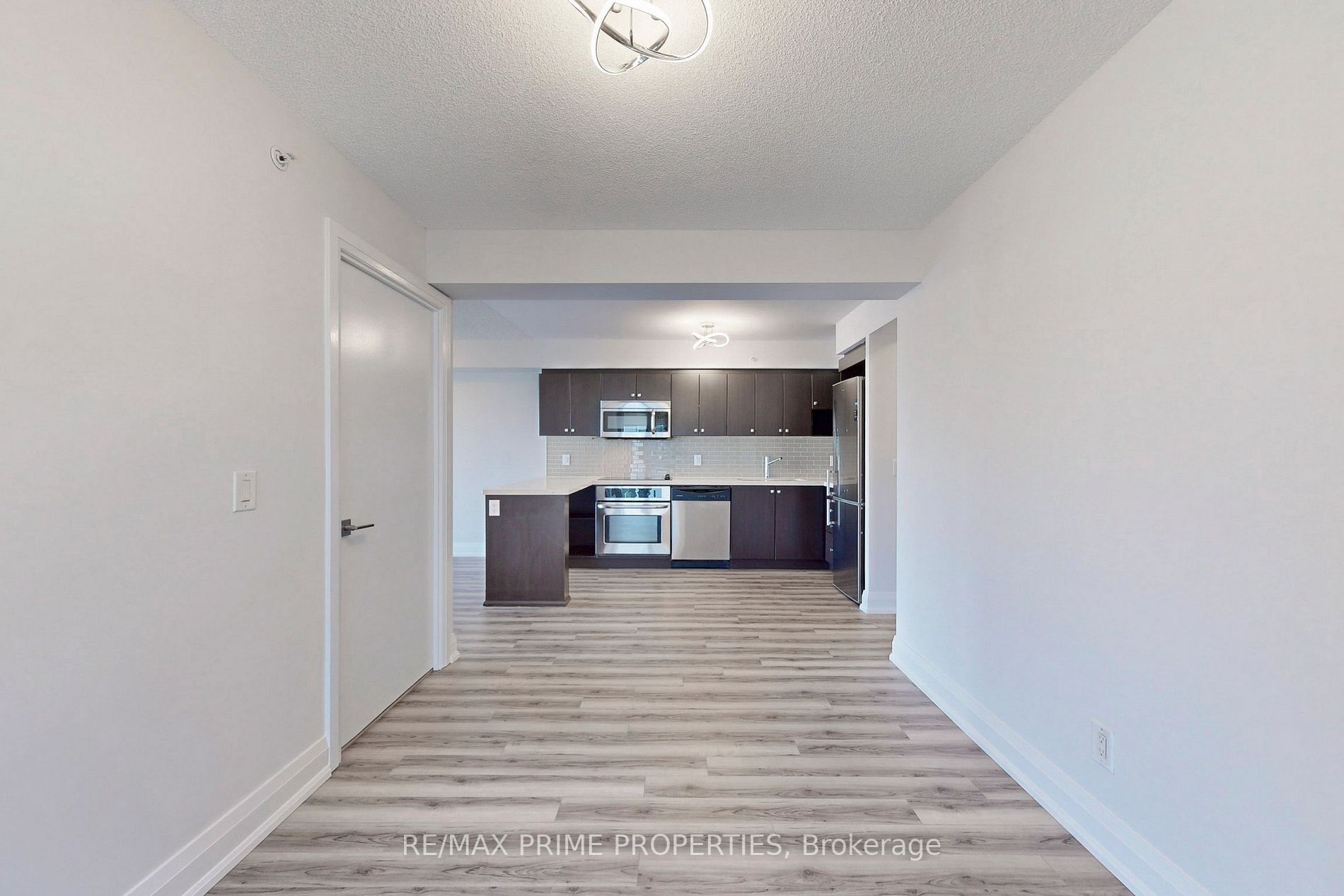 565 Wilson Ave, #W408