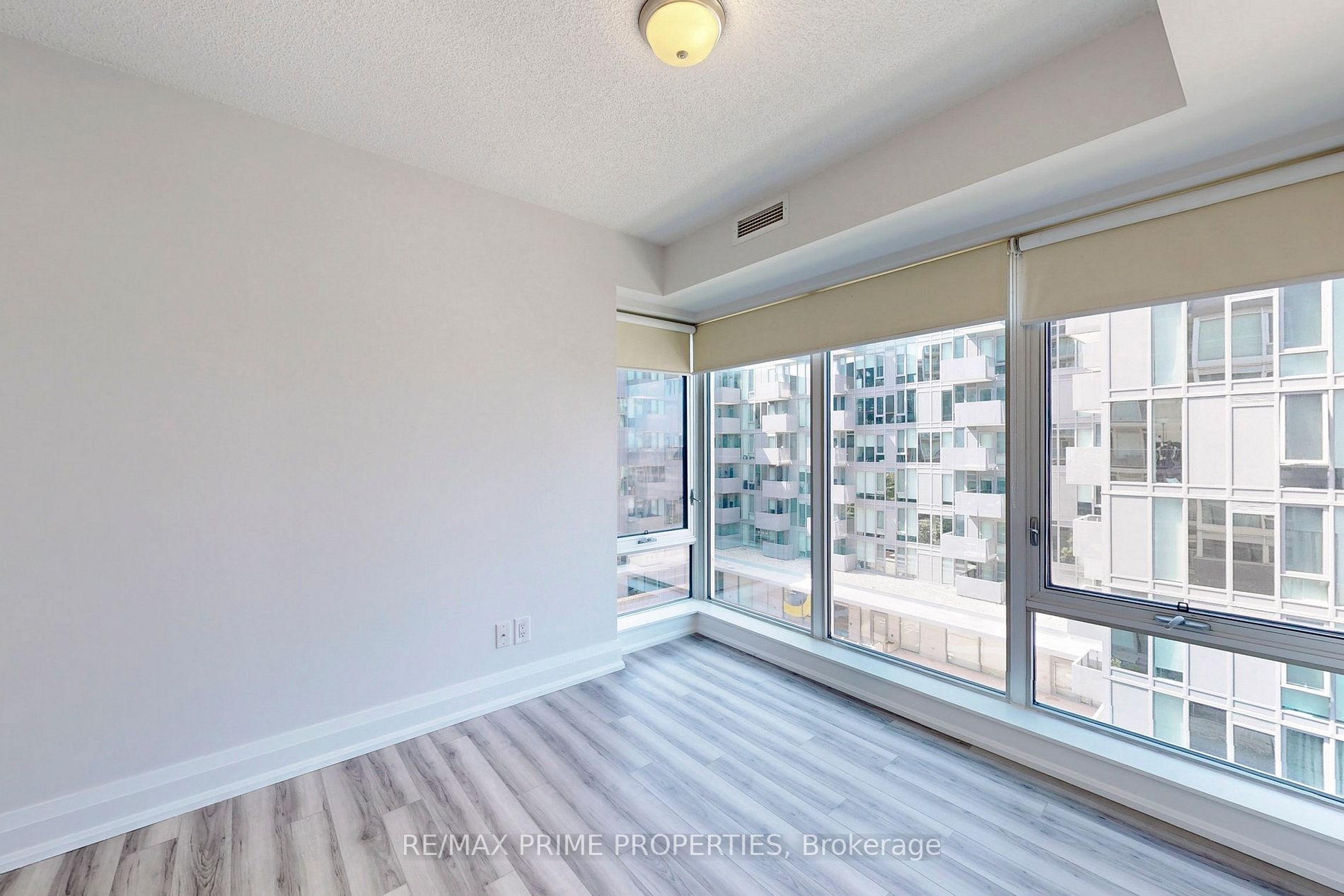 565 Wilson Ave, #W408