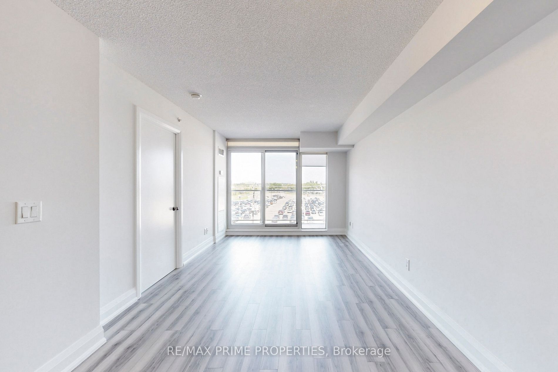 565 Wilson Ave, #W408