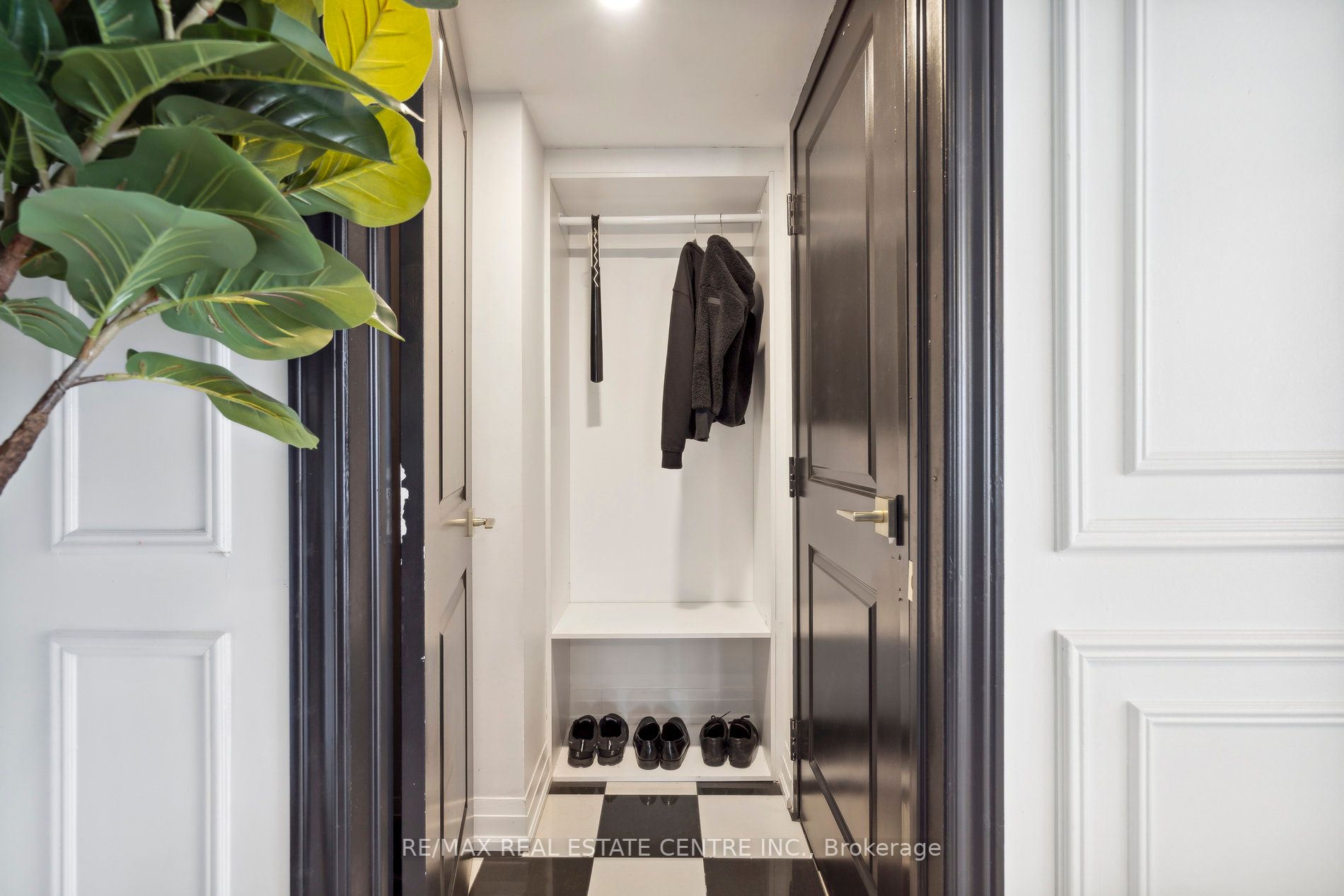 251 Queens Quay W, #504