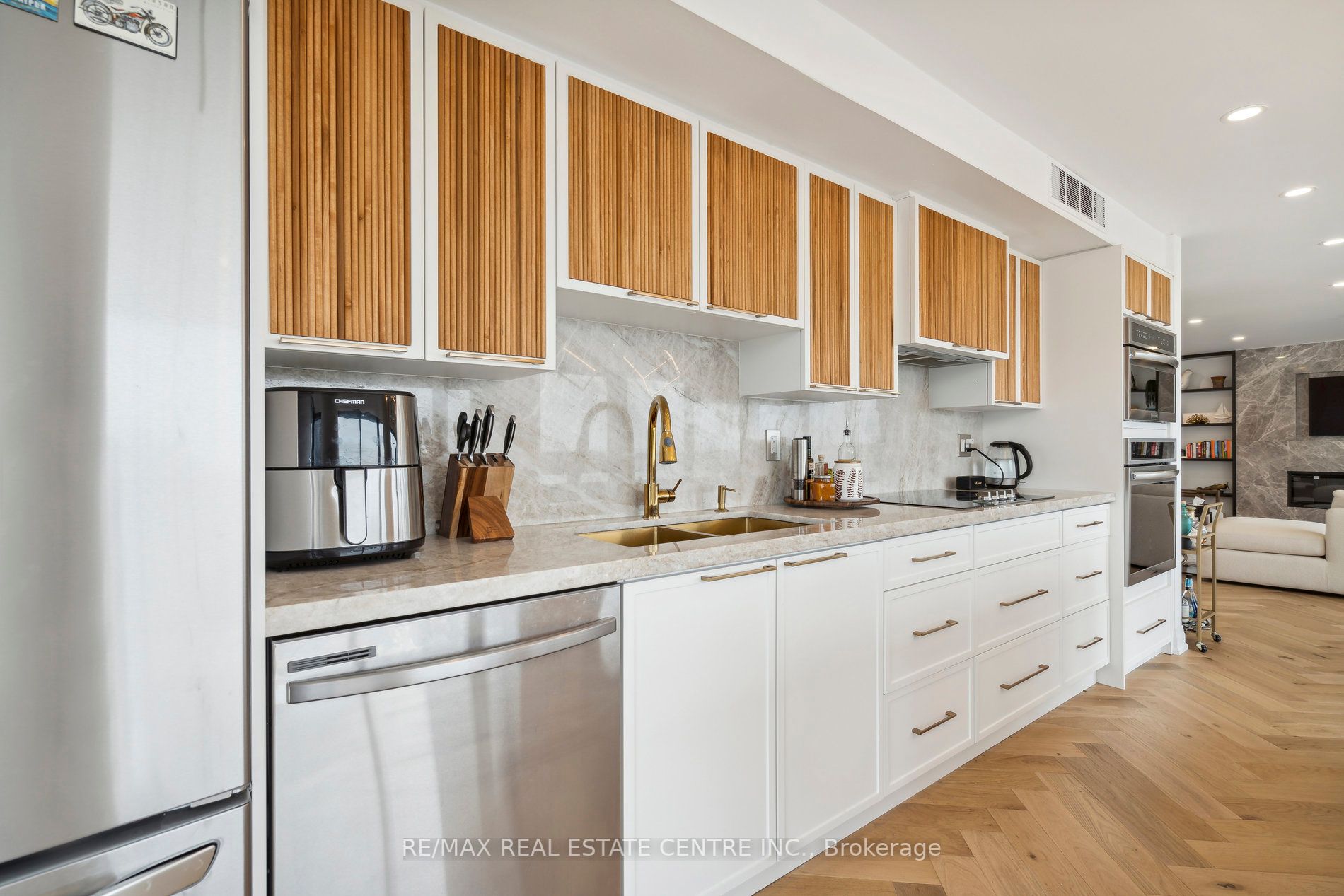 251 Queens Quay W, #504