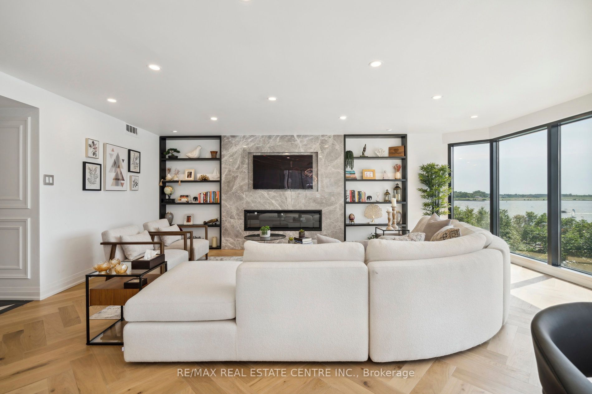 251 Queens Quay W, #504