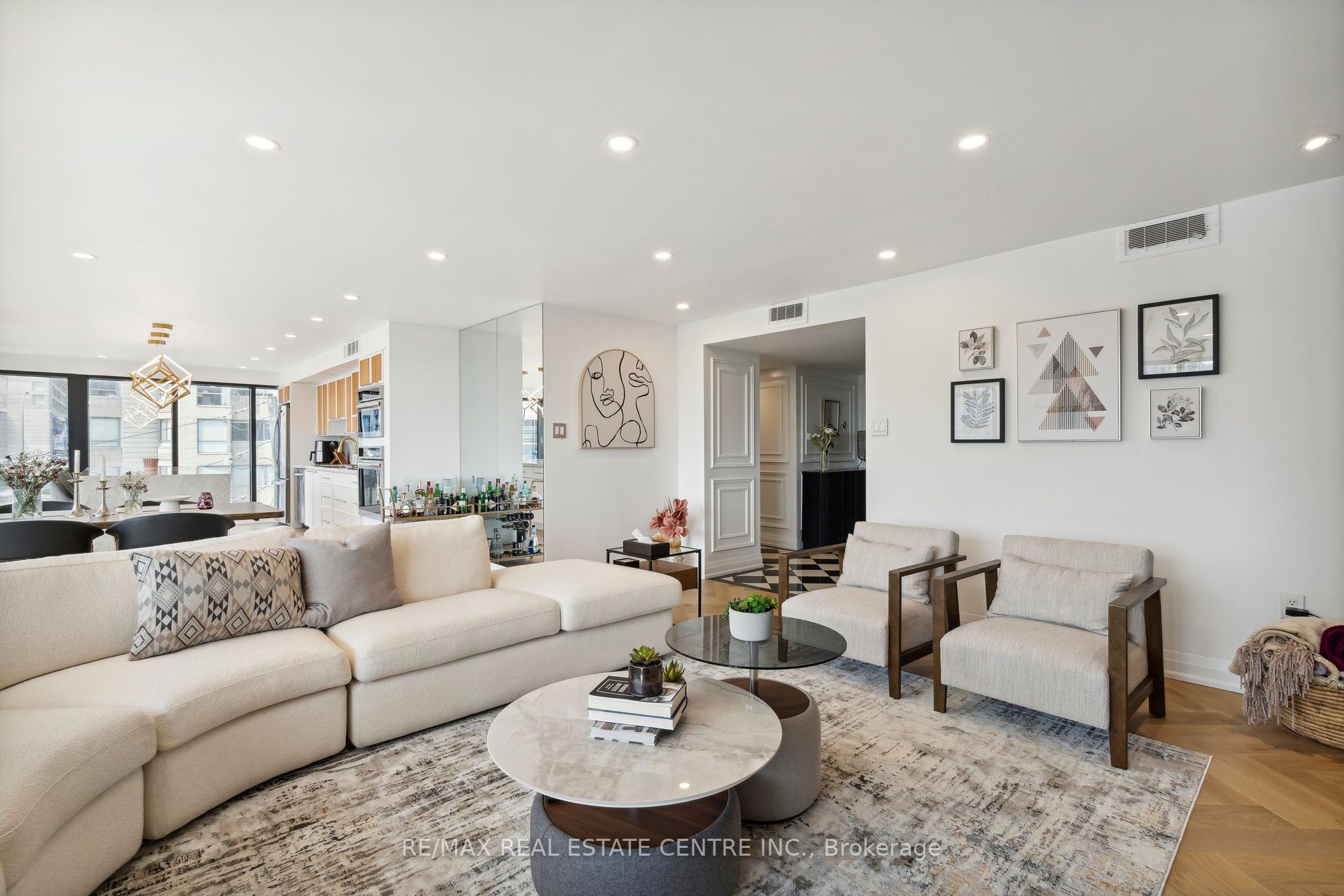 251 Queens Quay W, #504