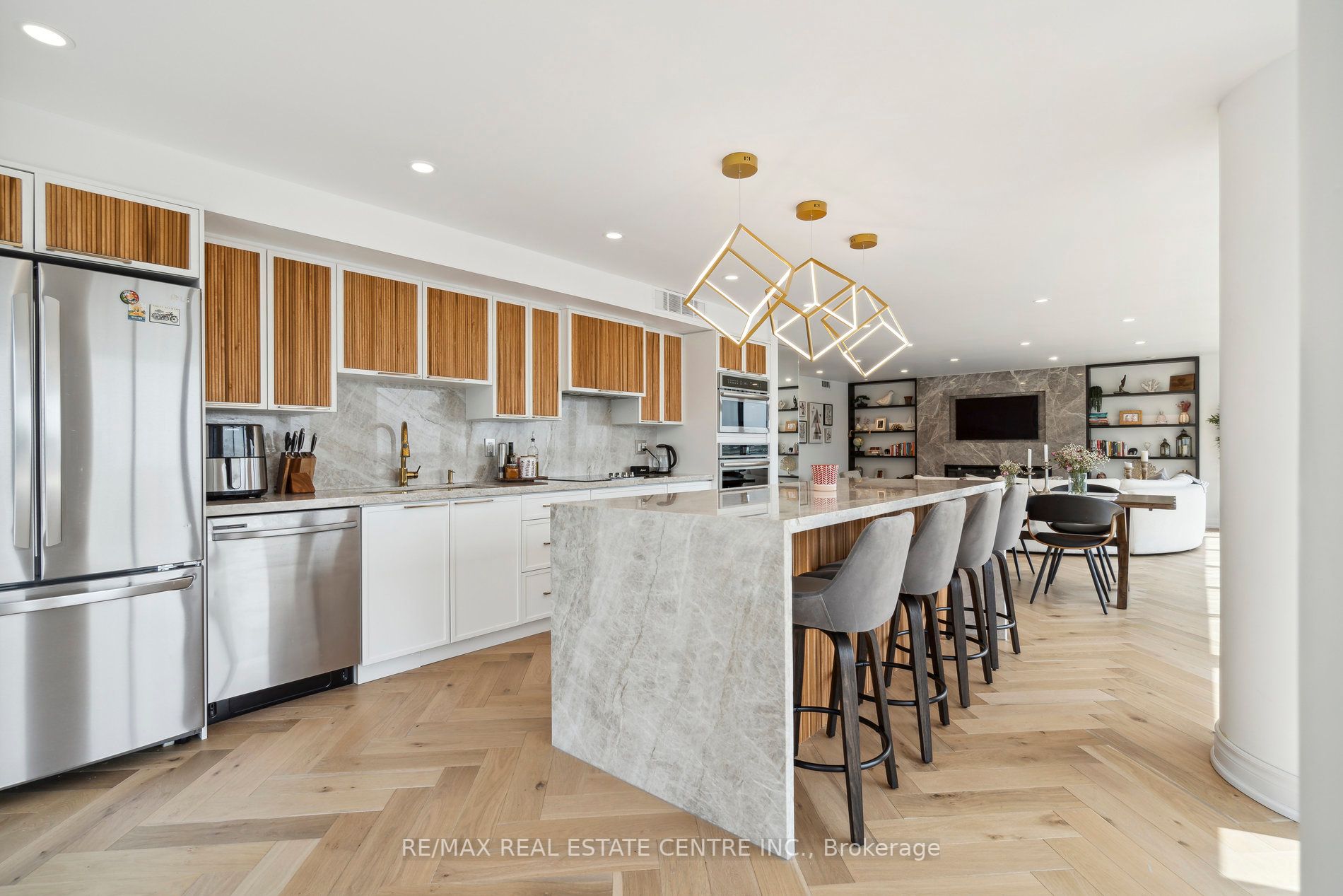 251 Queens Quay W, #504