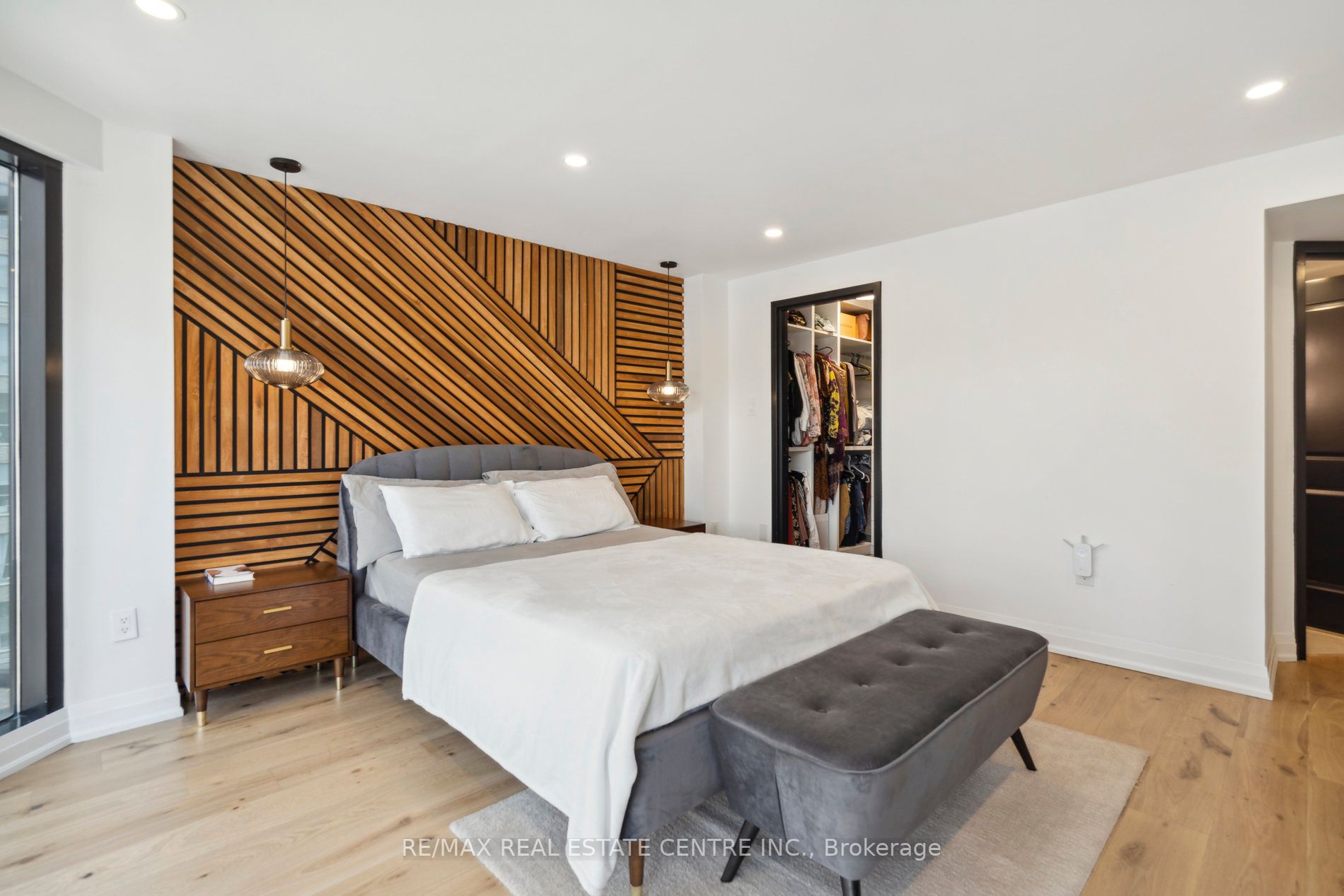 251 Queens Quay W, #504